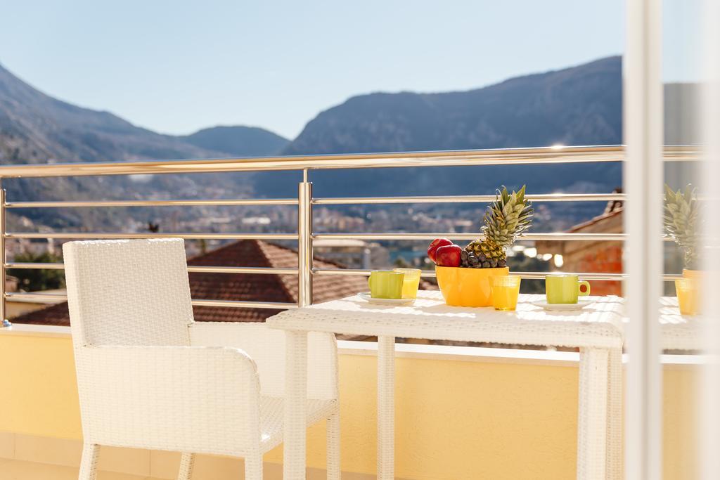 Apartments Blue Sea Котор Екстериор снимка